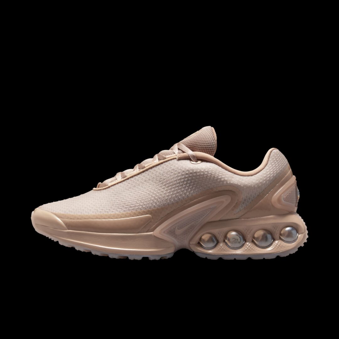 【2024年 12/20 発売】メイクアップアーティスト「イサマヤ・フレンチ」× NIKE AIR MAX DN “Beige/Chocolate Brown” (Isamaya Ffrench ナイキ エア エア マックス ディーエヌ “ベージュ/チョコレートブラウン”)