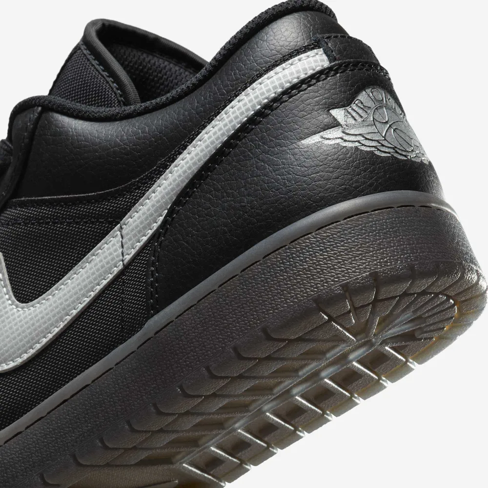 【2025年 発売予定】NIKE AIR JORDAN 1 LOW “Black/Reflective Swooshe” (ナイキ エア ジョーダン 1 ロー “ブラック/リフレクティブスウッシュ”) [HV5968-001]