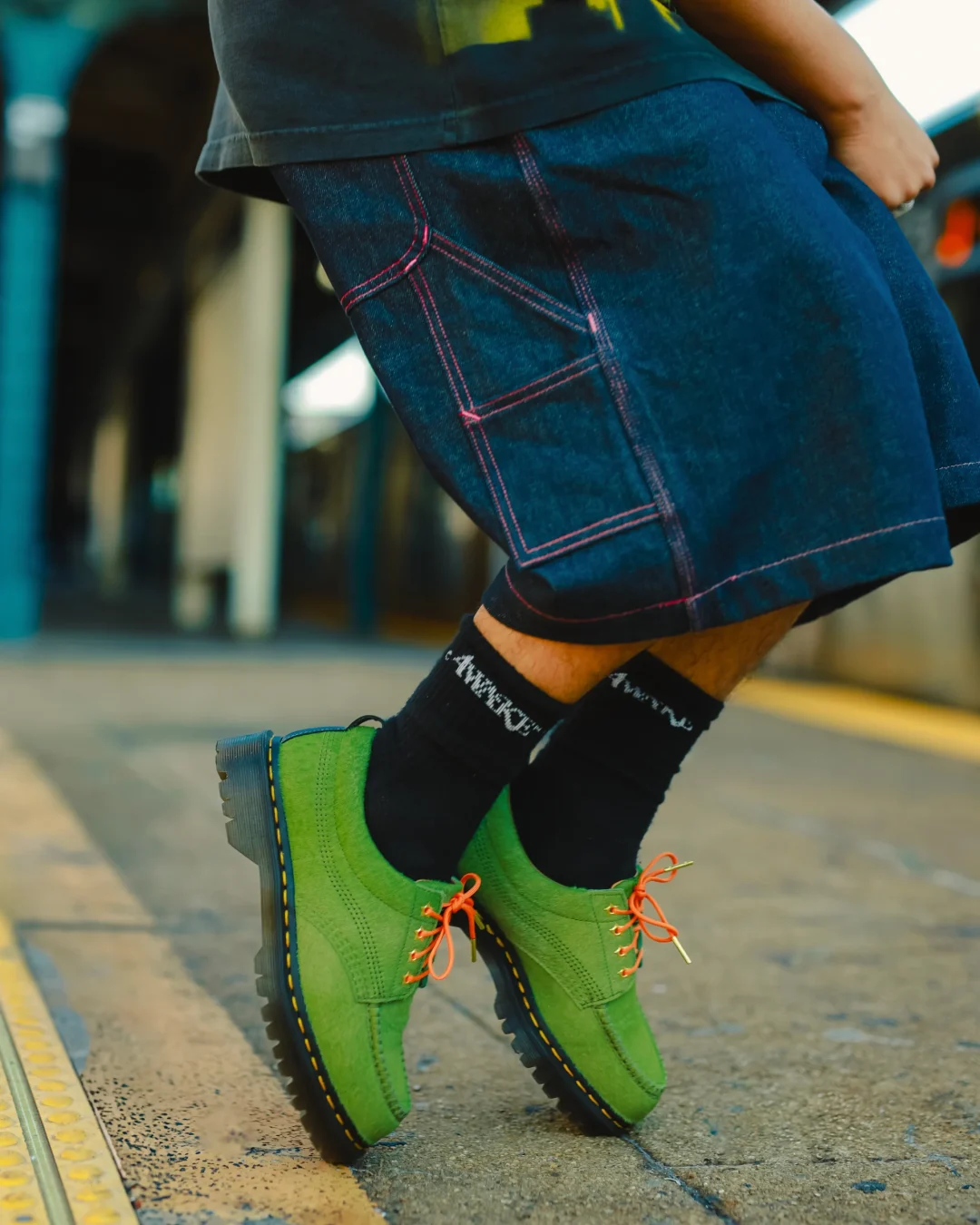 【国内 2024年 12/9 発売】Awake NY × Dr. Martens LOWELL “Navy Peony/Vibrant Green” (アウェイク ドクターマーチン)