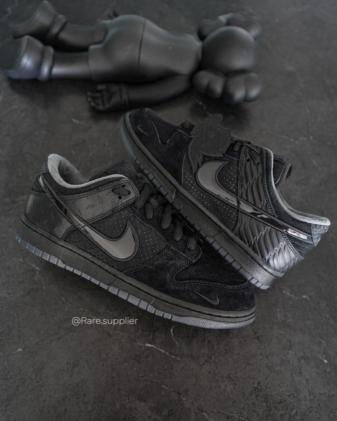 【2024年末 発売予定】Division Street x NIKE DUNK LOW LUX “Oregon Black” (ディヴィジョン・ストリート ナイキ ダンク ロー “オレゴンブラック”) [HV1470-001]