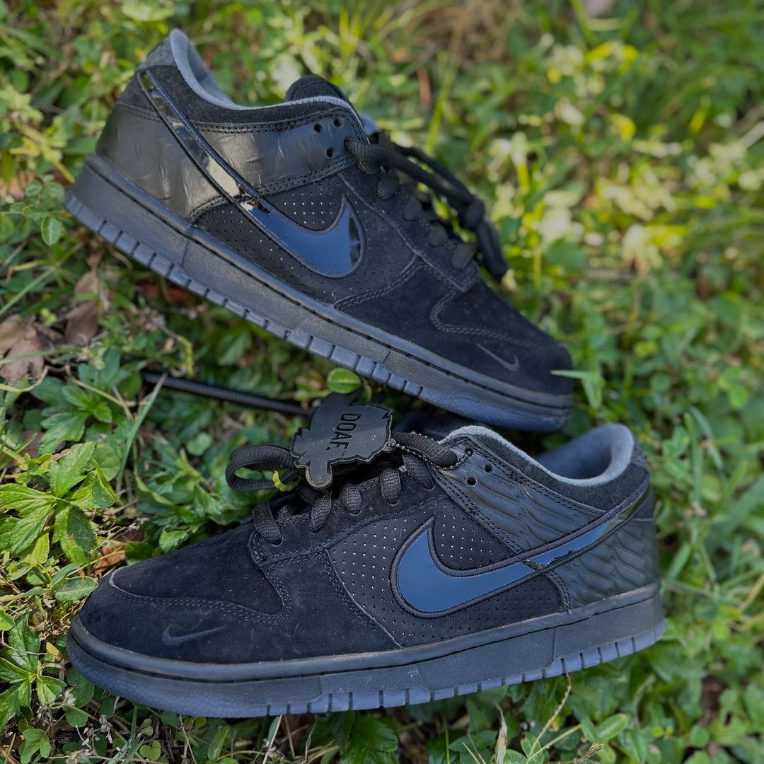 【2024年末 発売予定】Division Street x NIKE DUNK LOW LUX “Oregon Black” (ディヴィジョン・ストリート ナイキ ダンク ロー “オレゴンブラック”) [HV1470-001]