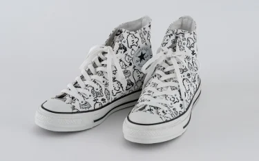 ゲーム「MOTHER・どせいさん」のドット絵がモノクロの総柄でプリントされた ほぼ日 × CONVERSE ALL STAR (R) HI / MTが2025年 1/9 & 2月下旬 発売 (マザー コンバース オールスター)