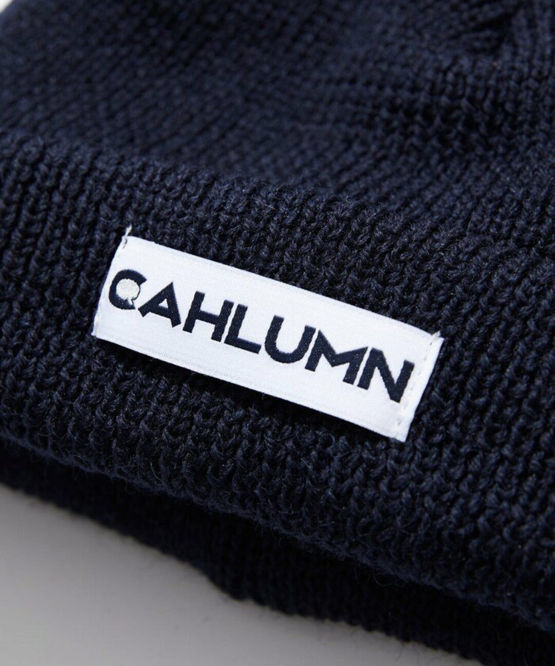 ブリティッシュ/アメリカンウールの糸をブレンドしたCAHLUMN “Wool Rib Beanie” (カウラム “ウール リブ ビーニー”)