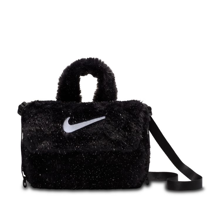 ふわふわのアクセントをプラスしたNIKE FUR CROSSBODY BAG (ナイキ フェイクファー クロスボディバッグ) [FZ1329-010/FZ1329-113/FZ1329-231]