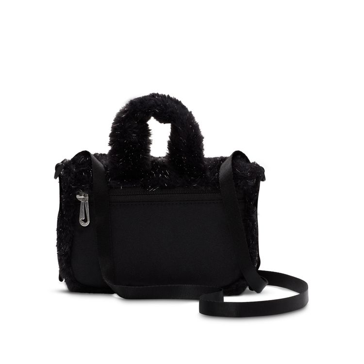 ふわふわのアクセントをプラスしたNIKE FUR CROSSBODY BAG (ナイキ フェイクファー クロスボディバッグ) [FZ1329-010/FZ1329-113/FZ1329-231]