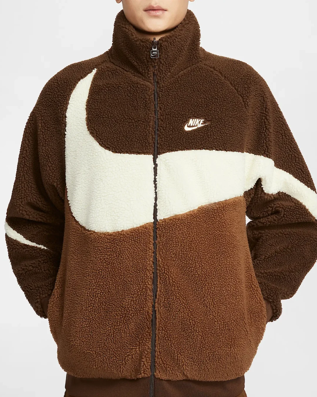 【2024年】ナイキ スポーツウェア スウッシュ フルジップ リバーシブル ボア ジャケット (NIKE NSW SWOOSH FULL ZIP REVERSIBLE BOA JACKET) [BQ6546-259/BQ6546-411]