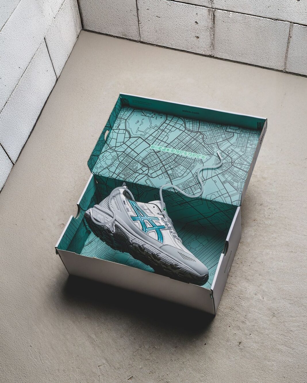 【2024年 11/16 発売】HIDDEN NY x ASICS GEL-VENTURE 6 SHIELD “White/Wasabi” (ヒドゥンニューヨーク アシックス ゲルベンチャー シールド) [1203A778]