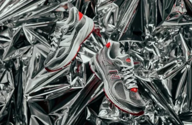 【2024年 11/27 発売】DTLR x New Balance 2002R & 990v6 “Tinsel Pack” (ニューバランス)