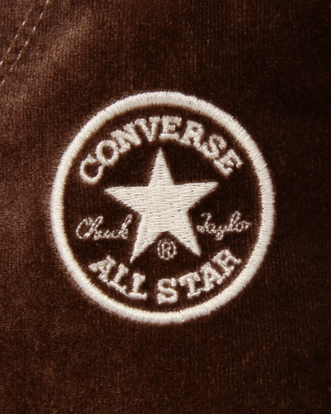 【2024年 11/22 発売】アッパーにベルベットを採用した CONVERSE ALL STAR US VELVET HI “Brown” (コンバース オールスター ベルベット) [31313320]