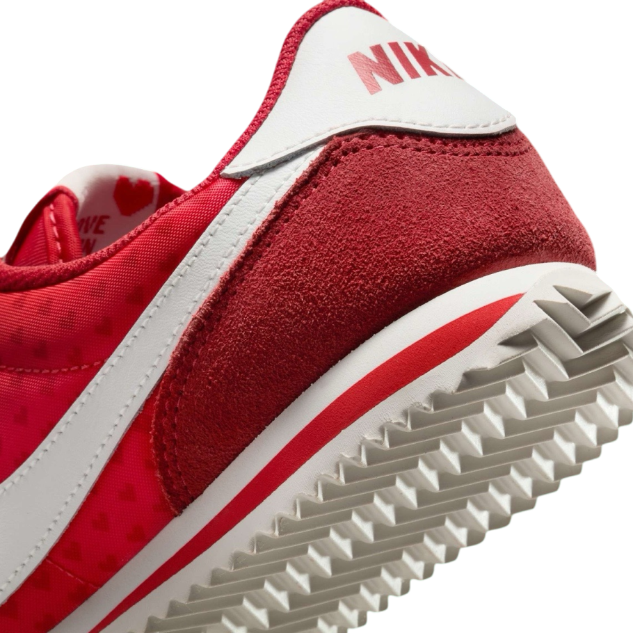 【2024年 12/7 発売】NIKE W CORTEZ “Valentine 2025/Light Crimson/Summit White” (ナイキ コルテッツ “バレンタイン/ライトクリムゾン/サミットホワイト”) [HV5166-696]