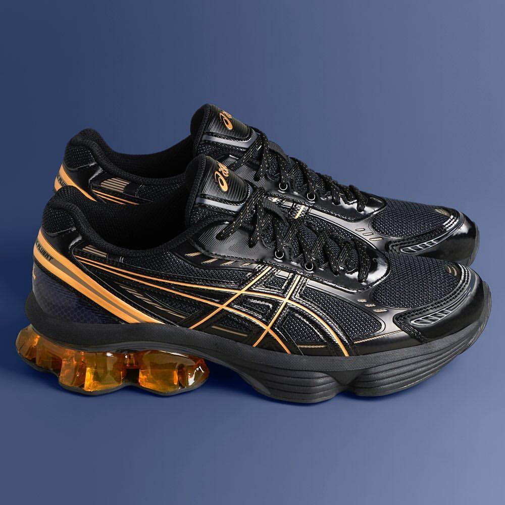 【2025年 1/24 発売】ASICS GEL-QUANTUM KINETIC FLUENT “Black/Black” (アシックス ゲルクォンタム キネティック) [1203A591.001]