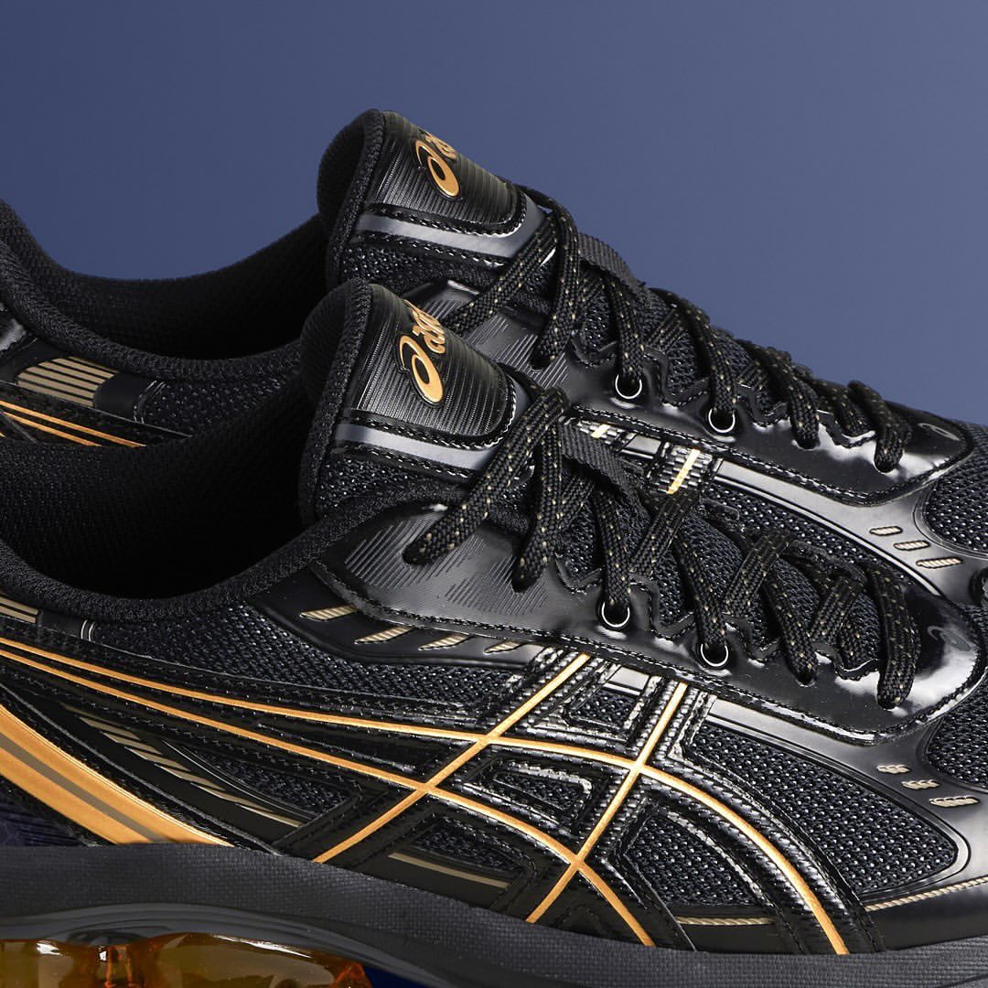 【2025年 1/24 発売】ASICS GEL-QUANTUM KINETIC FLUENT “Black/Black” (アシックス ゲルクォンタム キネティック) [1203A591.001]