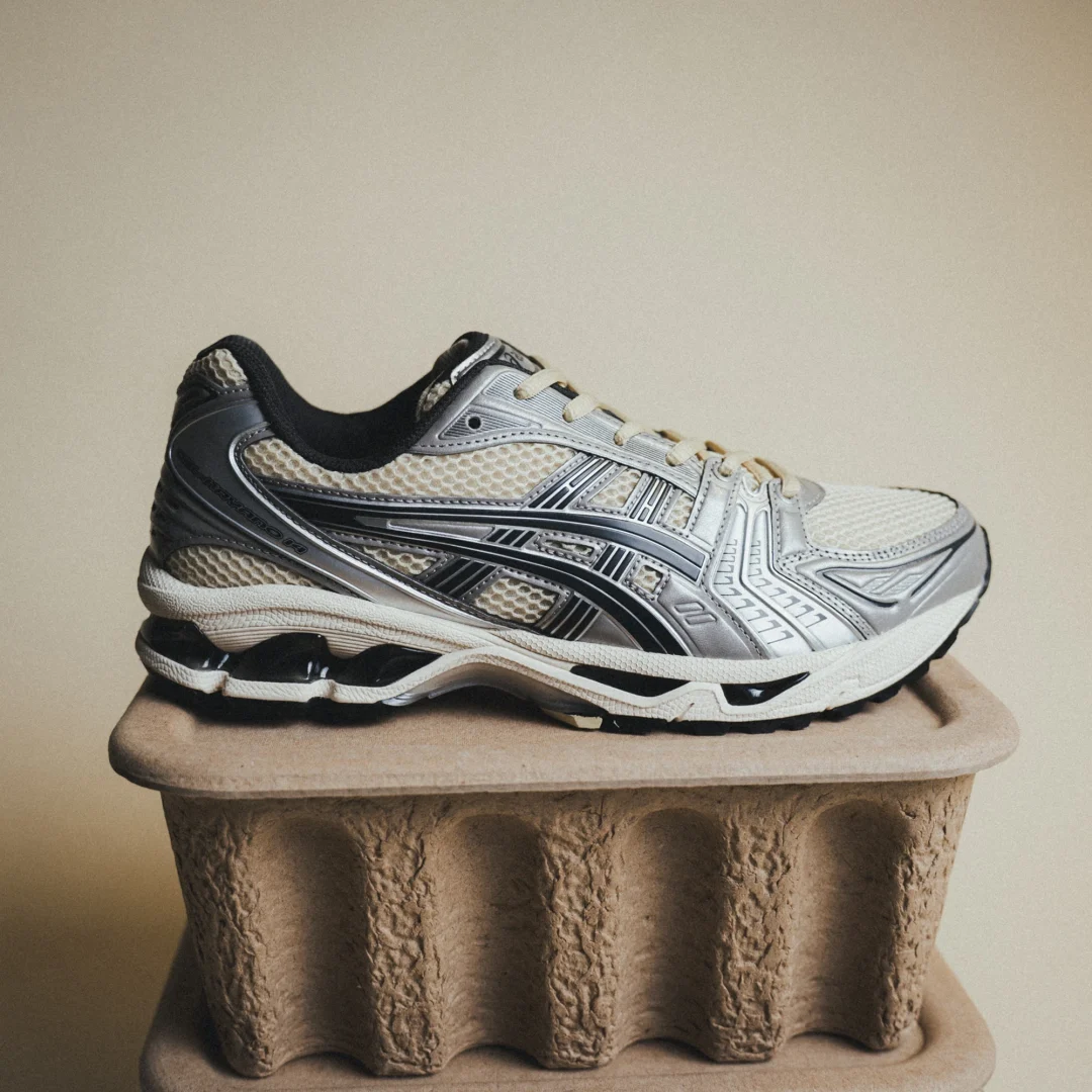 【2024年 発売】ASICS GEL-KAYANO 14 “Oyster White/Steeple Grey” (アシックス ゲルカヤノ) [1203A537.250]