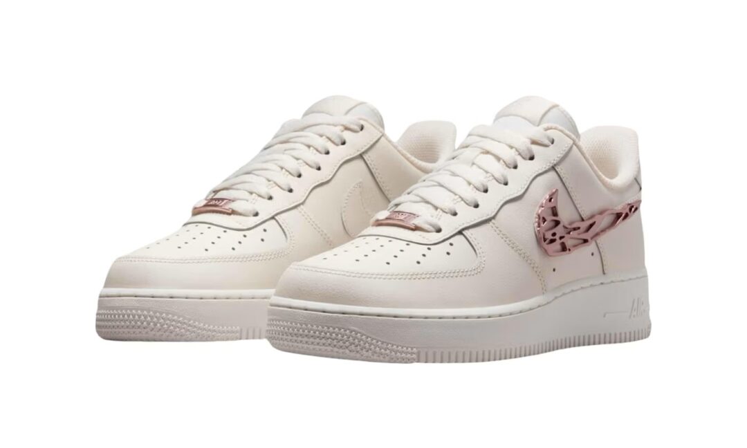 【2024年 発売】NIKE AIR FORCE 1 LOW “Liquid Metal Swoosh/Rose Gold” (ナイキ エア フォース 1 ロー “リキッドメタルスウッシュ/ローズゴールド”) [IF1686-161]