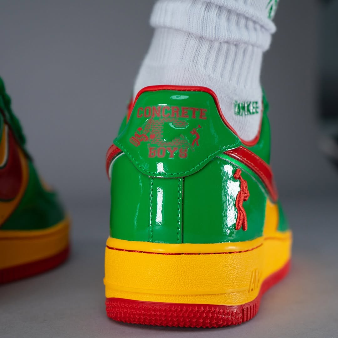 【2025年 夏 発売予定】「Lil Yachty/リル・ヨッティ」× NIKE AIR FORCE 1 “Lucky Green/Mystic Red” (ナイキ エア フォース 1 “ラッキーグリーン/ミスティックレッド”) [IH4383-300]