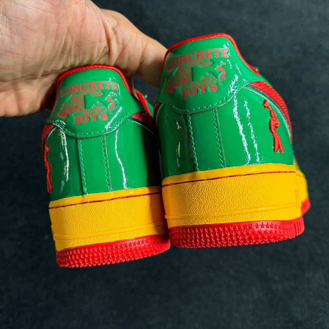 【2025年 夏 発売予定】「Lil Yachty/リル・ヨッティ」× NIKE AIR FORCE 1 “Lucky Green/Mystic Red” (ナイキ エア フォース 1 “ラッキーグリーン/ミスティックレッド”) [IH4383-300]