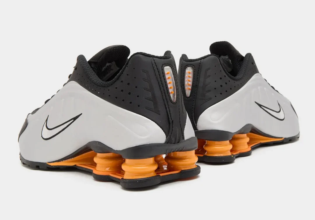 【2025年 発売予定】NIKE SHOX R4 “Black/Bright Mandarin” (ナイキ ショックス “ブラック/ブライトマンダリン”) [HQ1988-003]