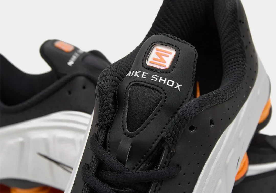 【2025年 発売予定】NIKE SHOX R4 “Black/Bright Mandarin” (ナイキ ショックス “ブラック/ブライトマンダリン”) [HQ1988-003]