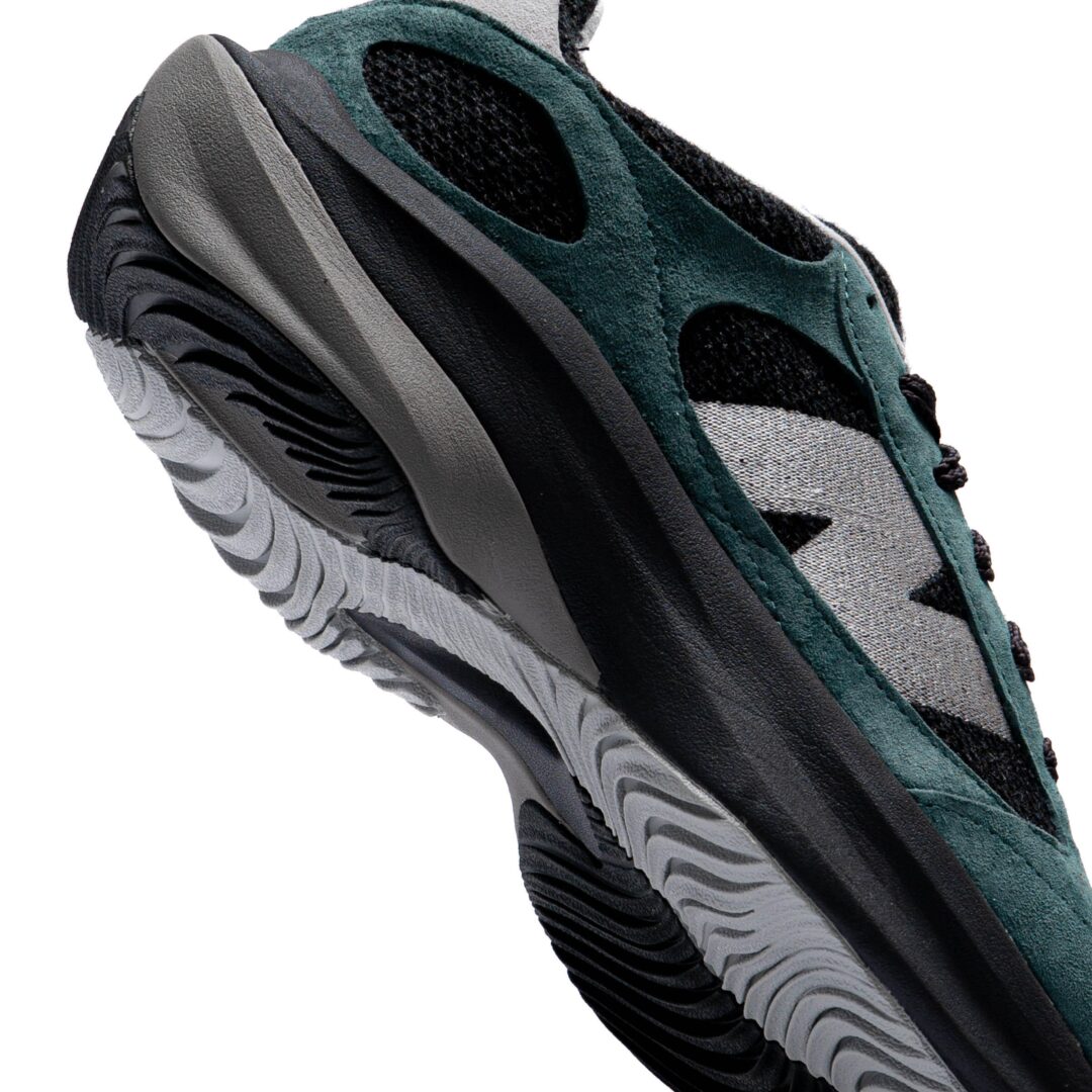 【2025年 発売】New Balance WARPED RUNNER UWRPDFSD “New Spruce/Magic Black” (ニューバランス ワープドランナー)