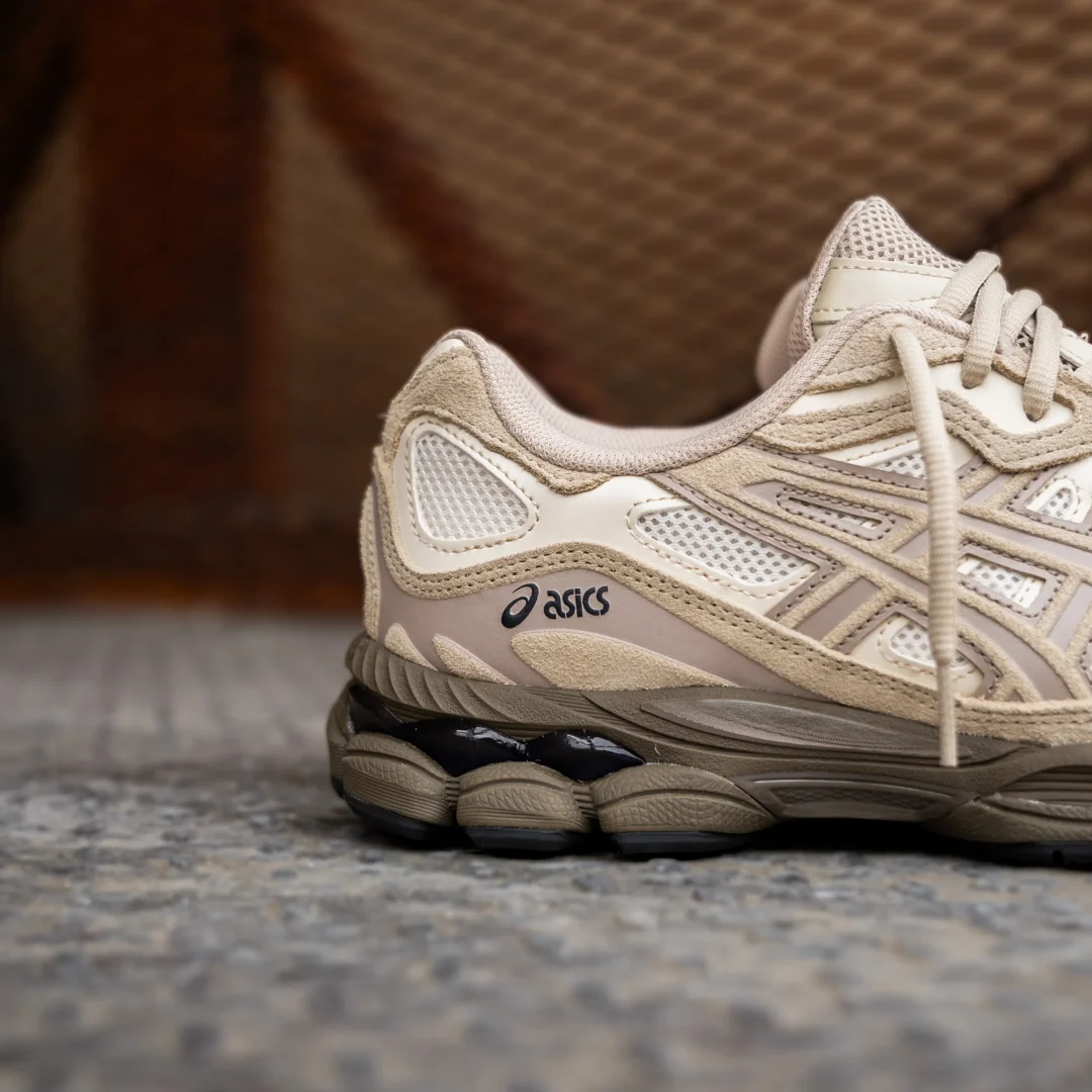 【2025年 発売】ASICS GEL-NYC “Cream/Putty” (アシックス ゲル エヌワイシー) [1203A383.105]