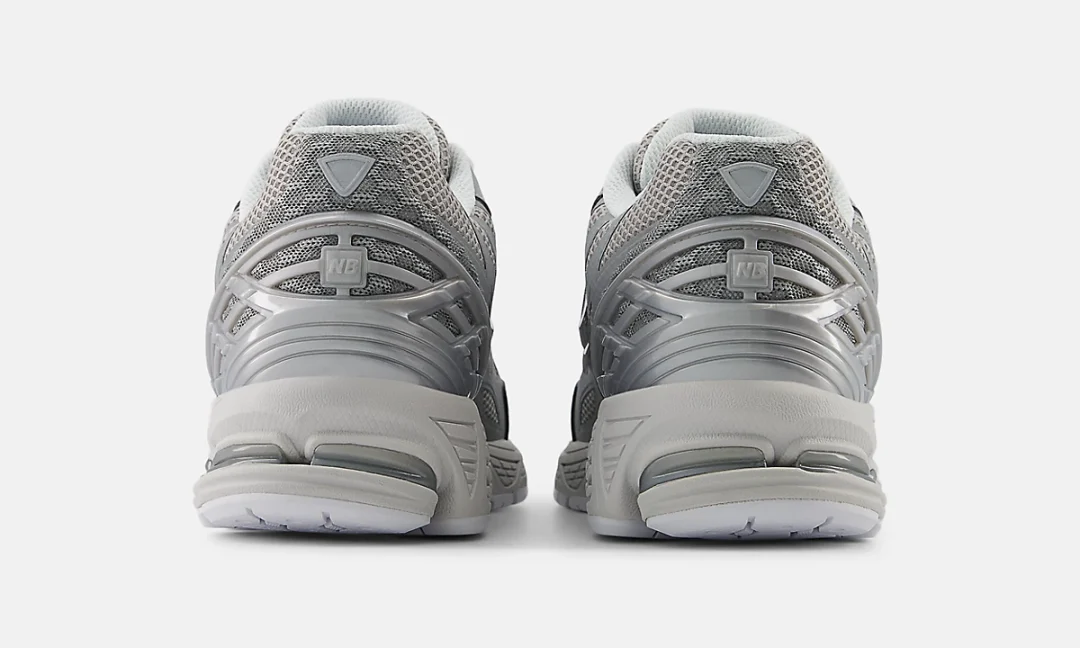 【2025年 発売】New Balance U1906 WFE “Silver Metallic/White” (ニューバランス) [U1906WFE]