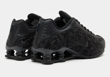 【2025年 発売予定】NIKE W SHOX R4 “Black Floral/Dark Smoke Grey” (ナイキ ショックス “ブラックフローラル/ダークスモークグレー”) [HV0934-002]