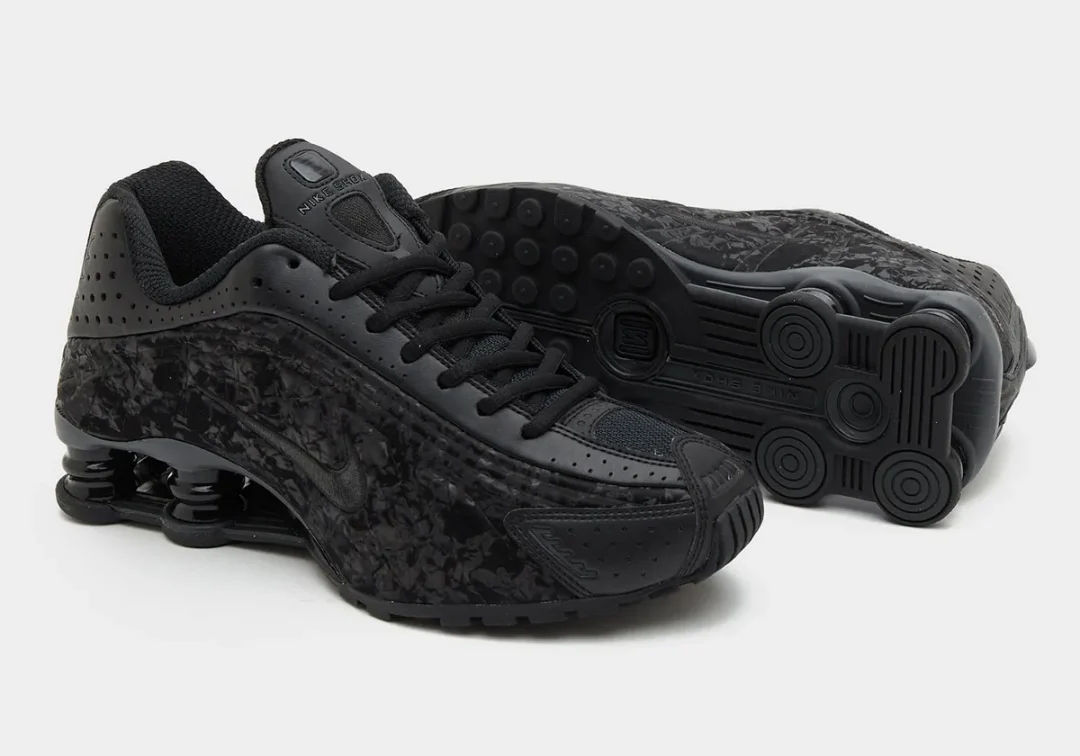 【2025年 発売予定】NIKE W SHOX R4 “Black Floral/Dark Smoke Grey” (ナイキ ショックス “ブラックフローラル/ダークスモークグレー”) [HV0934-002]