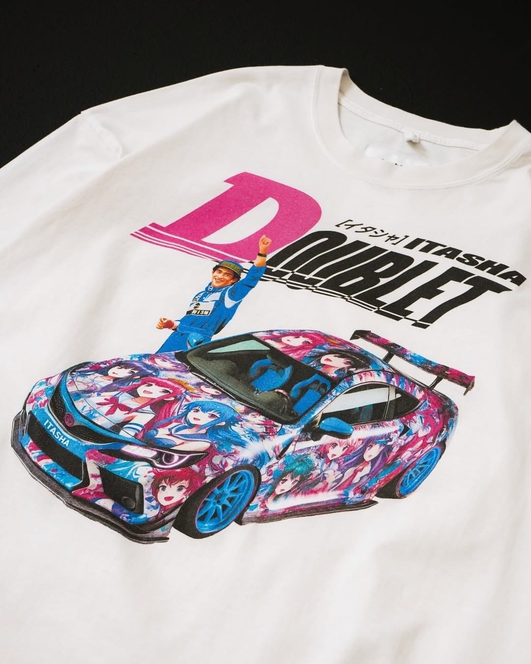 車モチーフのグラフィックを採用した doublet × WISM “ITASHA PRINT L/S T-SHIRT”が2025年 1/11 発売 (ダブレット ウィズム)