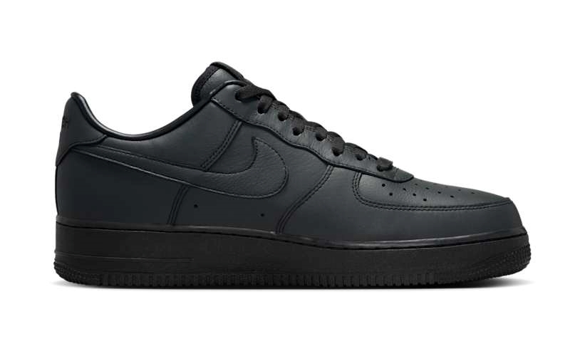 【2025年 春 発売予定】.SWOOSH × NIKE AIR FORCE 1 “Triple Black” (ドットスウッシュ ナイキ エア マックス 1 “トリプルブラック”) [HJ9348-001]