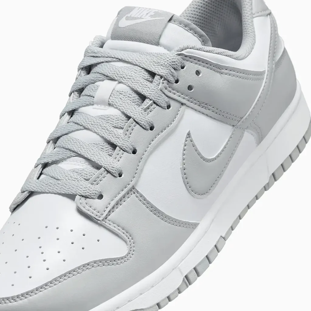 【2025年 発売】NIKE DUNK LOW RETRO “White/Light Smoke Grey” (ナイキ ダンク ロー レトロ “ホワイト/ライトスモークグレー”) [HF5441-105]