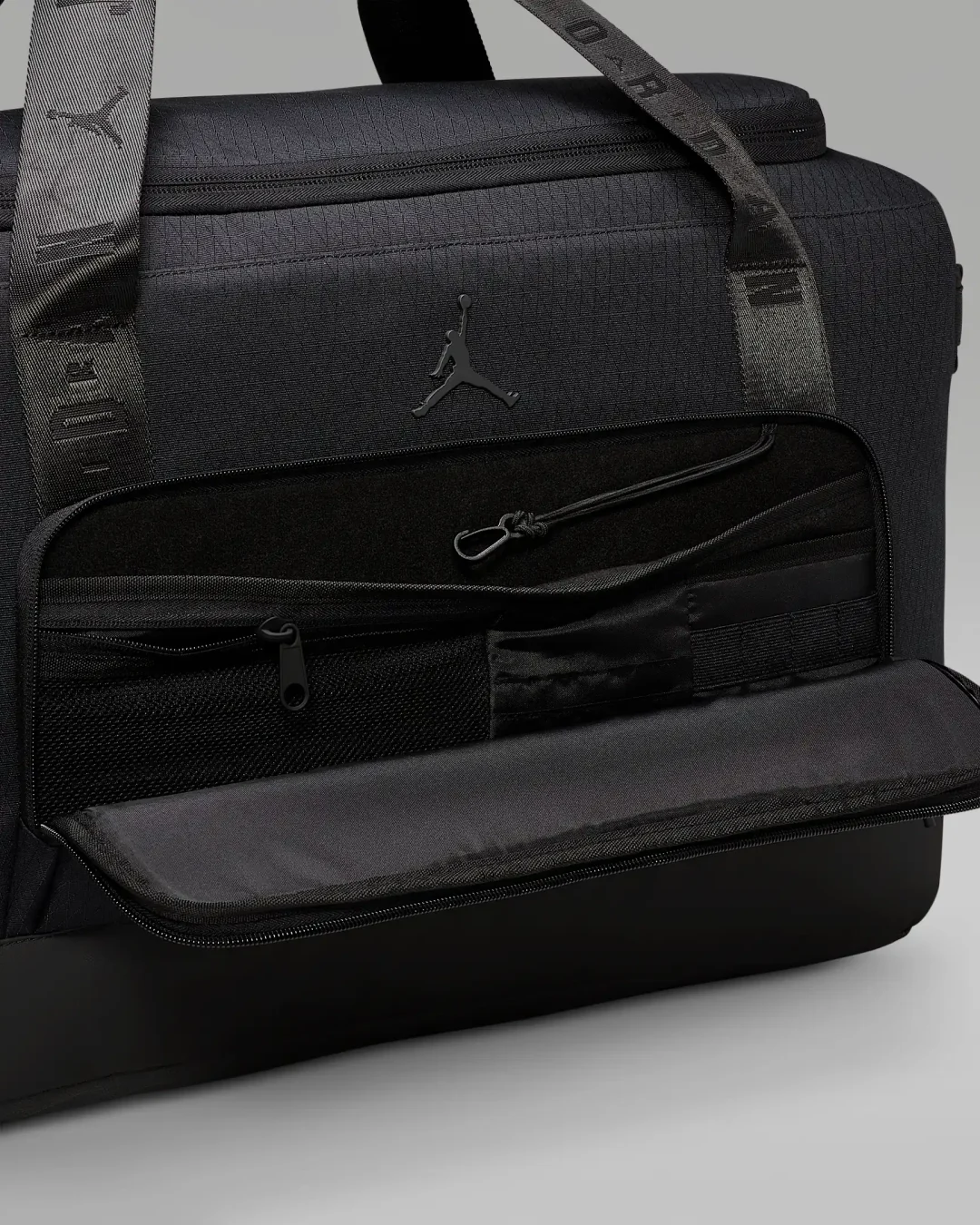 「AIR JORDAN 1 HIGH」を4足収納可能「コレクターズダッフル」が海外発売 (NIKE Collectors Duffle 44L ナイキ ジョーダン) [MA0932-023/MA0932-X1I]