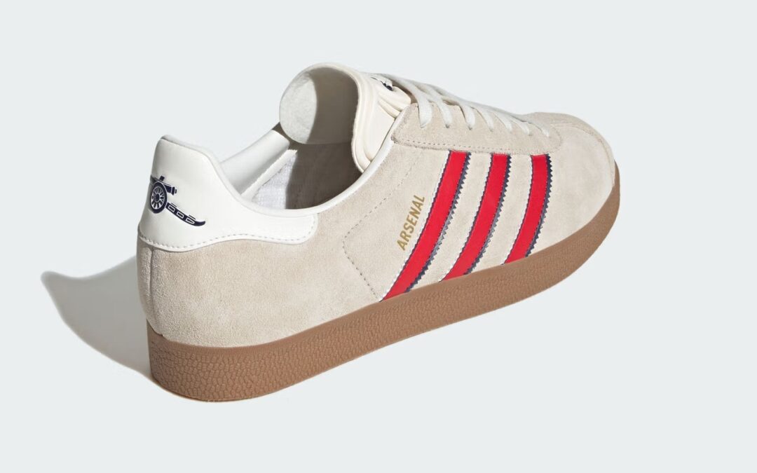 【2025年 2/11 発売】Arsenal × adidas Originals GAZELLE “Off-White/Better Scarlett” (アーセナル アディダス オリジナルス ガゼル “オフホワイト/ベタースカーレット”) [JS3042]