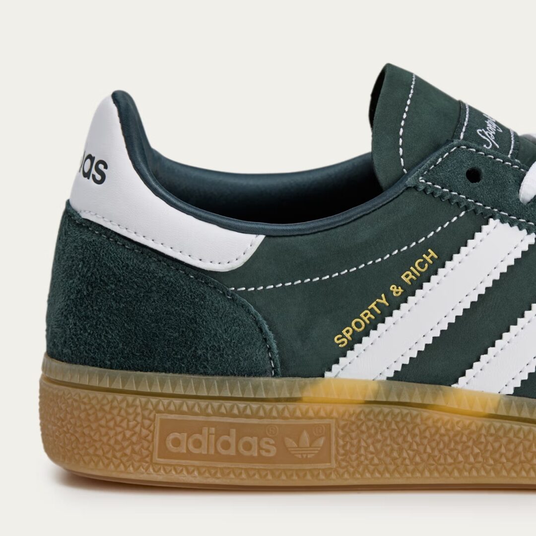 【2025年 春 発売予定】SPORTY & RICH × adidas Originals HANDBALL SPEZIAL “Dark Green/Sharp Red/Night Indigo” (スポーティーアンドリッチ アディダス オリジナルス ハンドボール スペツィアル)