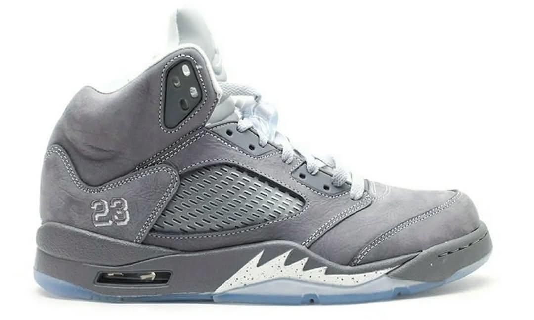 【2026年 復刻予定】NIKE AIR JORDAN 5 RETRO “Wolf Grey” (ナイキ エア ジョーダン 5 レトロ “ウルフグレー”)