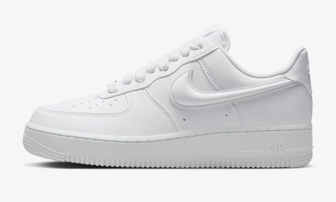 【2025年 2/24 発売】NIKE W AIR FORCE 1 07 LOW “White/Black/Metallic Gold” (ナイキ エア フォース 1 ロー “ホワイト/ブラック/メタリックゴールド”) [HF2014-100]