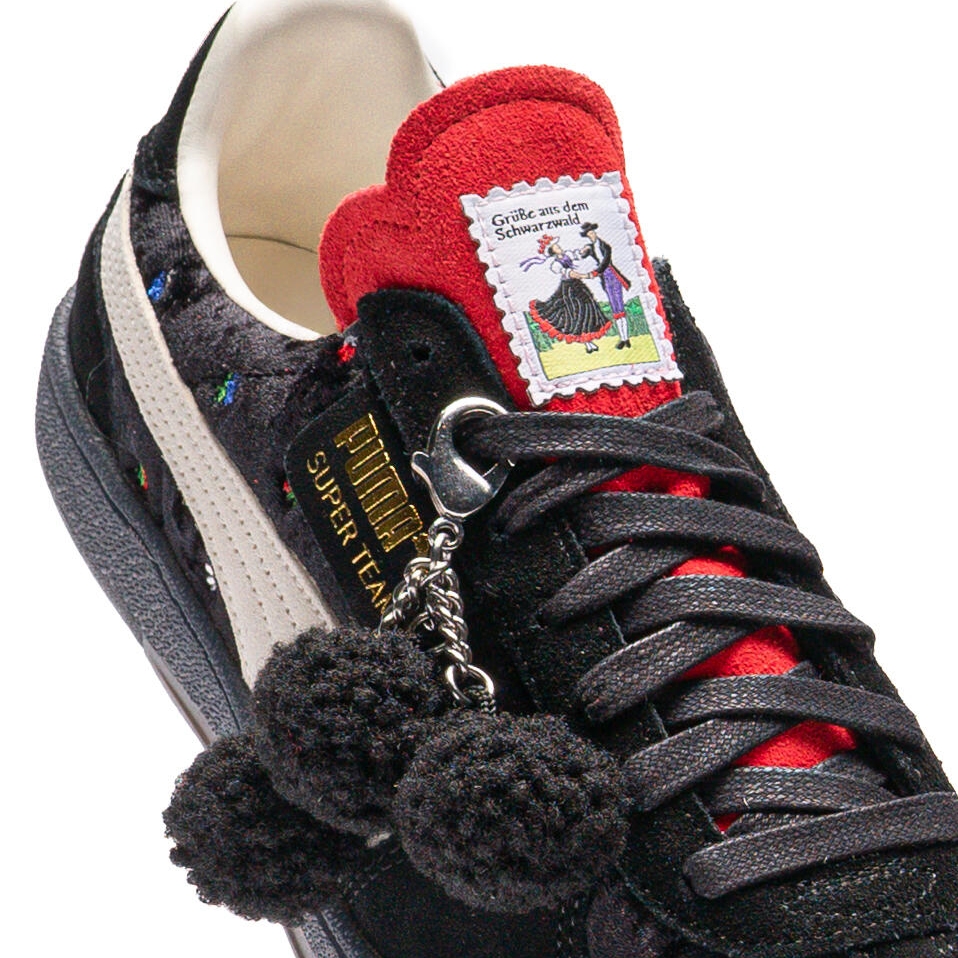 【2025年 3/1 発売】PUMA SUPER TEAM “Black Forest Velvet” (プーマ スーパー チーム “ブラックフォレストベルベット”) [402356-01]