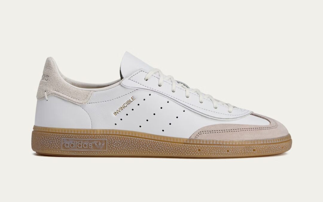 【2025年 3/1 発売】Invincible x adidas Originals HANDBALL SPEZIAL “Crystal White” (インヴィンシブル アディダス オリジナルス ハンドボール スペツィアル) [JQ2376]