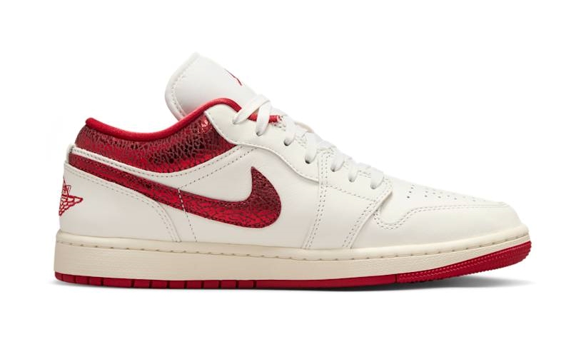 【2025年 発売予定】NIKE W AIR JORDAN 1 LOW SE “Cracked Leather/Sail/Varsity Red” (ナイキ エア ジョーダン 1 ロー “クラックレザー/セイル/バーシティレッド″) [HJ9338-106]