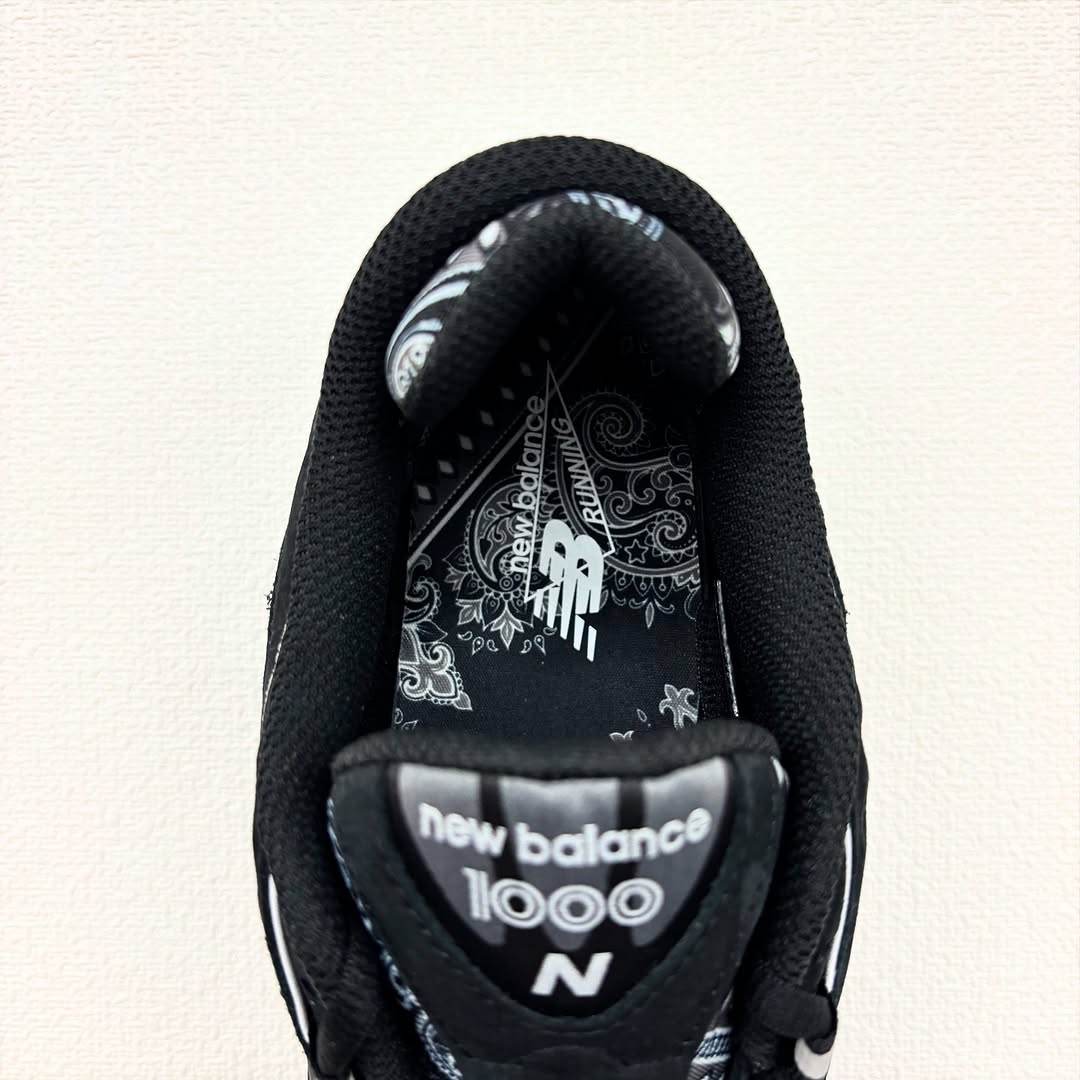 【近日発売】atmos × New Balance M1000 “bāṅdhnū” (アトモス ニューバランス “バンダナ”)