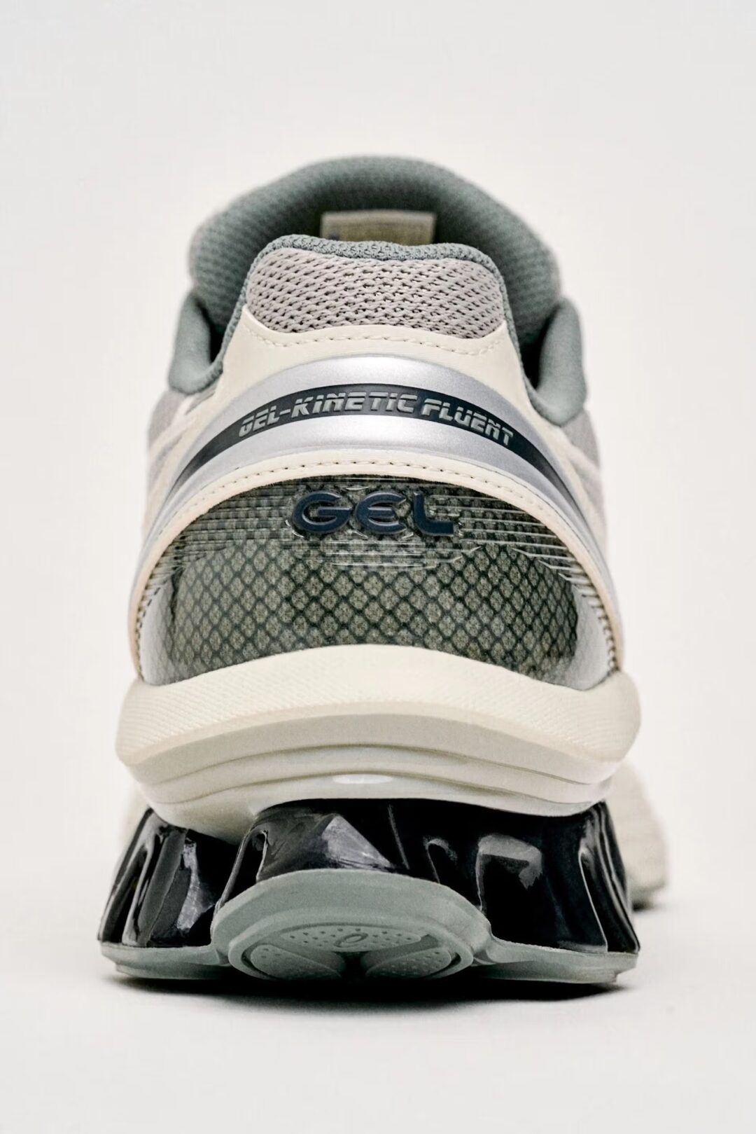 【2025年 3/1 発売】Lapstone & Hammer x ASICS GEL-QUANTUM KINETIC FLUENT “White/Seal Grey” (ラップストーン&ハンマー アシックス ゲルクォンタム キネティック)