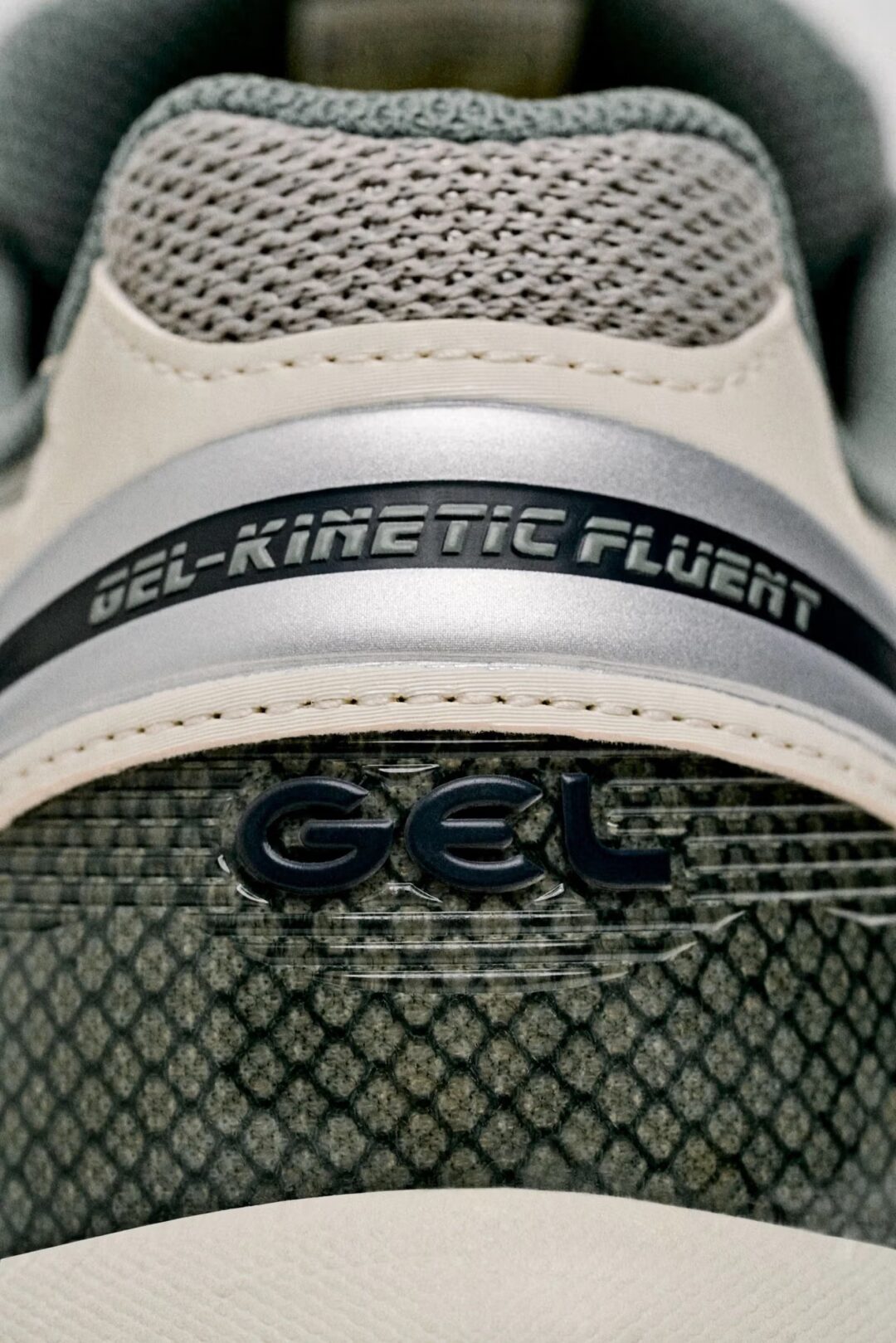 【2025年 3/1 発売】Lapstone & Hammer x ASICS GEL-QUANTUM KINETIC FLUENT “White/Seal Grey” (ラップストーン&ハンマー アシックス ゲルクォンタム キネティック)