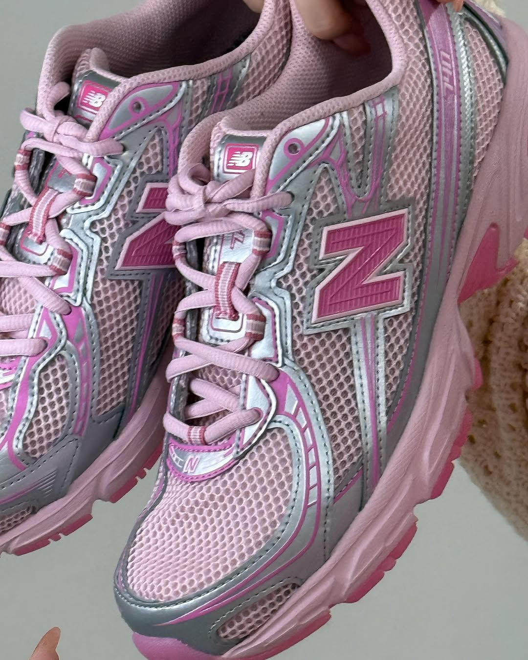 【2025年 発売】New Balance U740 “Pink/Silver” (ニューバランス)