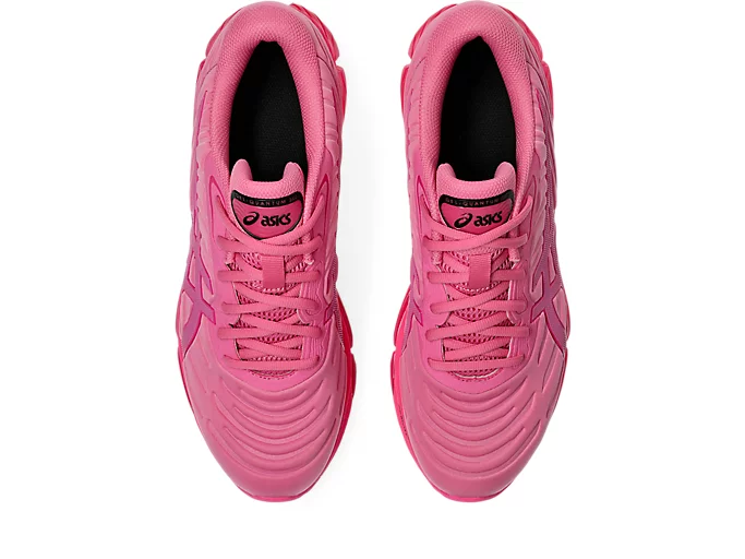 【2025年 4/1 発売】ASICS GEL-QUANTUM 360 VIII EMBOSS “Dragon Fruit/Pink Glo” (アシックス ゲル クォンタム 360 8 エンボス) [1203A593.700]