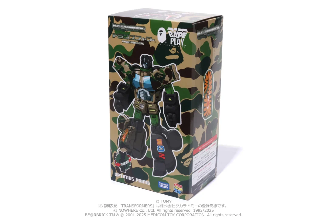 トランスフォームする、A BATHING APE × TRANSFORMERS × BE@RBRICK「ABC CAMO SHARK CONVOY & BABY MILO CONVOY」が2025年 3/22 発売 (ア ベイシング エイプ トランスフォーマー ベアブリック)