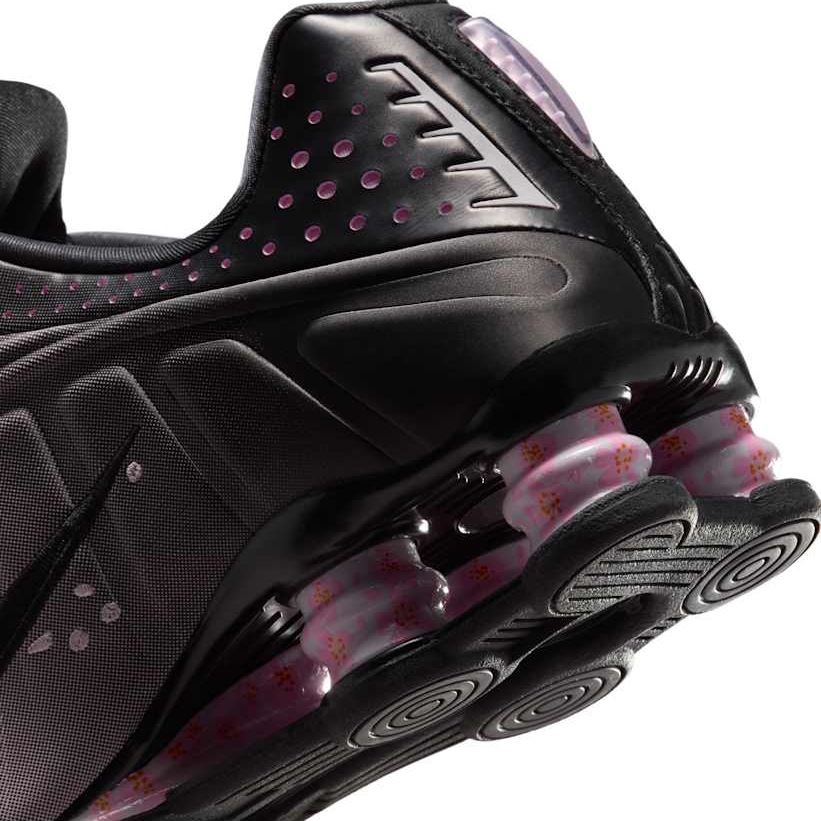 【2025年 発売予定】NIKE SHOX R4 “Sakura/Regal Pink/Black” (ナイキ ショックス “サクラ/リーガルピンク/ブラック”) [IB8872-600]