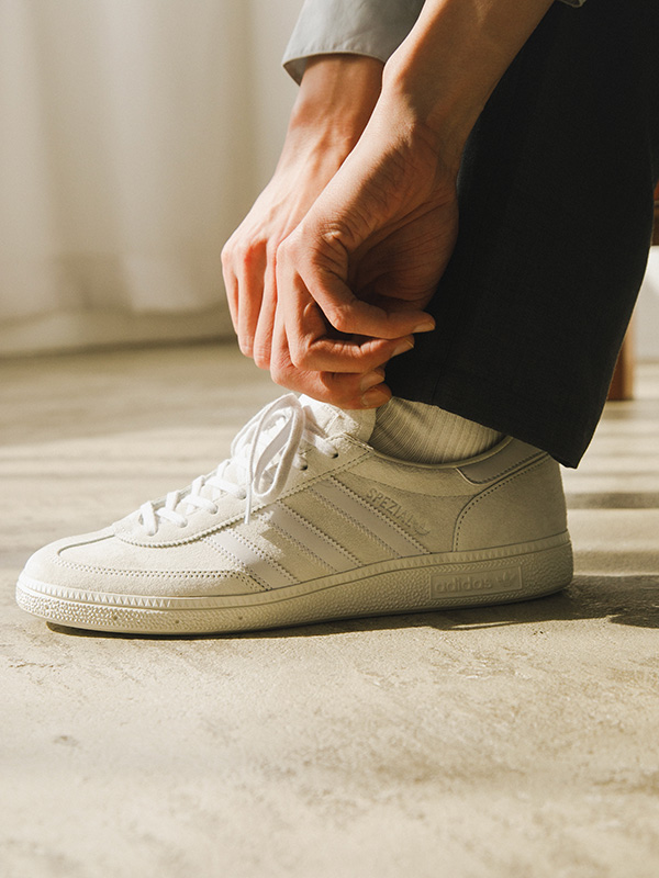 【2025年 3/28 発売】URBAN RESEARCH DOORS × adidas Originals HANDBALL SPEZIAL EXCLUSIVE “Off White” (アーバンリサーチ ドアーズ アディダス オリジナルス ハンドボール スペツィアル) [JQ6155]