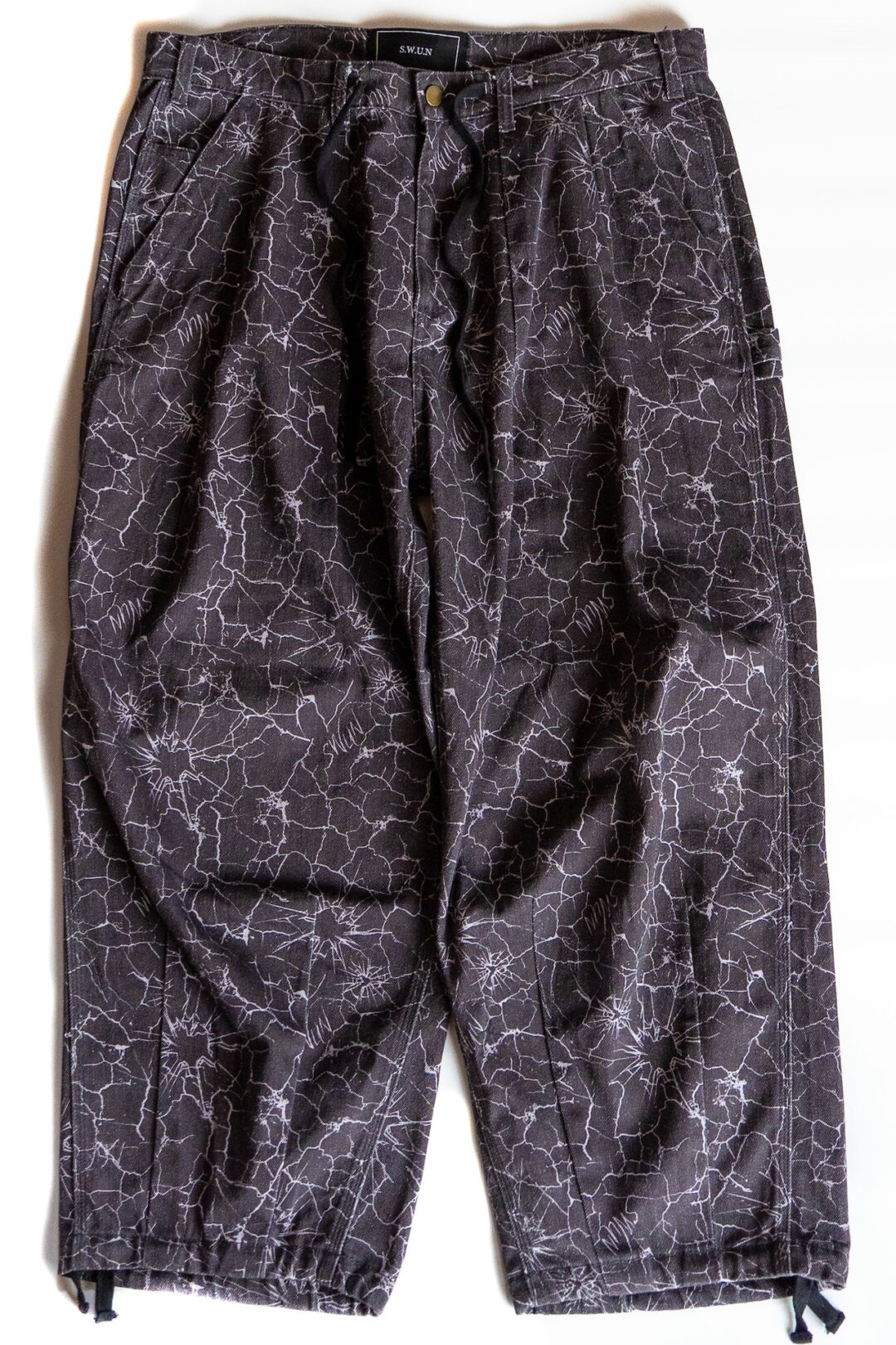 【抽選販売】S.W.U.N “CRACKED SNAKESKIN PANTS” 2カラー (エスダブルユーエヌ “クラックド スネークスキン パンツ”)