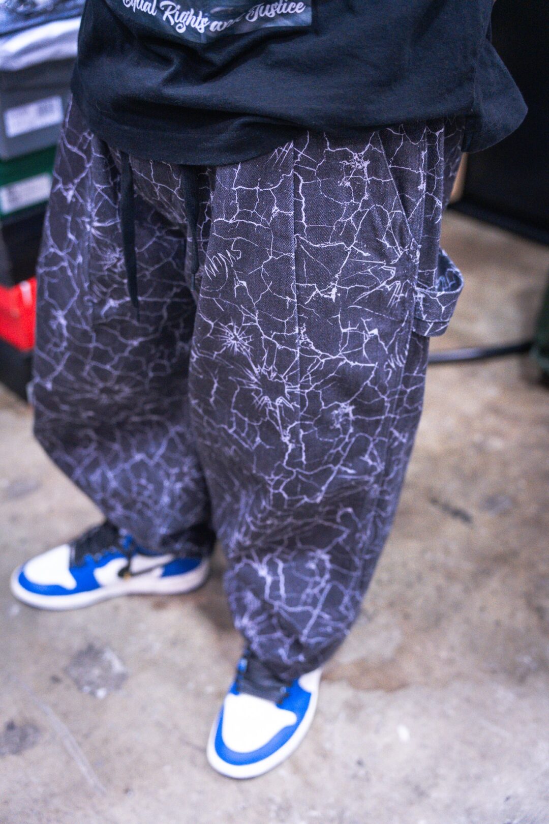 【抽選販売】S.W.U.N “CRACKED SNAKESKIN PANTS” 2カラー (エスダブルユーエヌ “クラックド スネークスキン パンツ”)