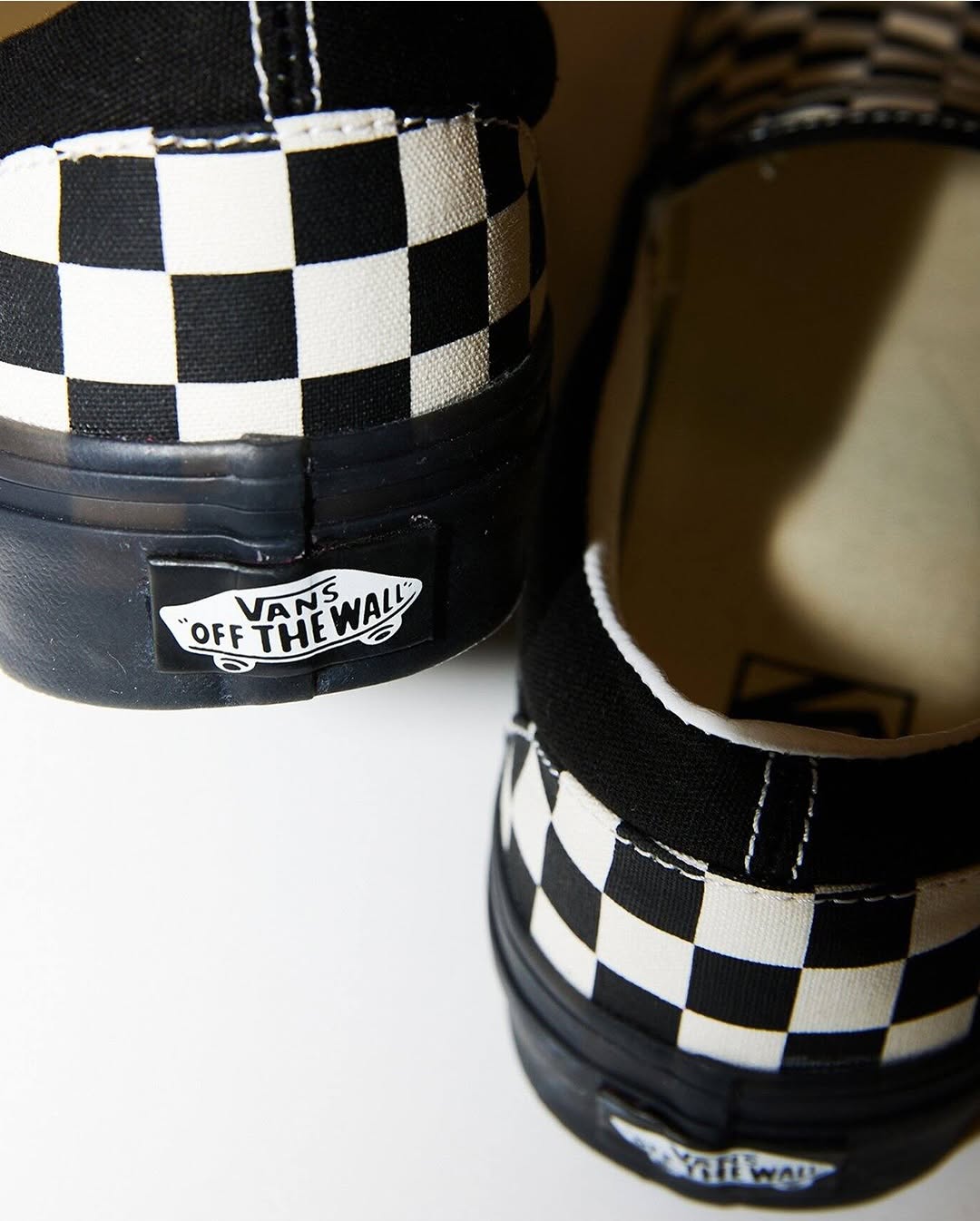 【国内 JOURNAL STANDARD 限定】VANS SLOP-ON Checker Board “The Color Theory Collection” (ジャーナルスタンダード バンズ スリッポン)