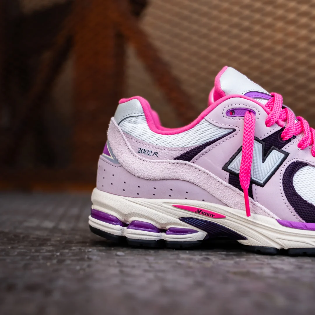 【2025年 発売】New Balance U2002 RTB “Twilight Haze/Passion Fruit/Dragon Berry” (ニューバランス) [U2002RTB]